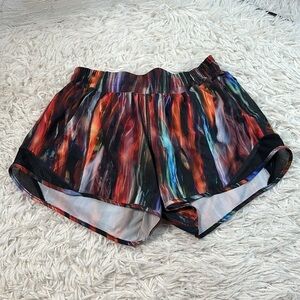 Lululemon Hotty Hot Short II *Long 4" Chroma Fusion Multi / Black
